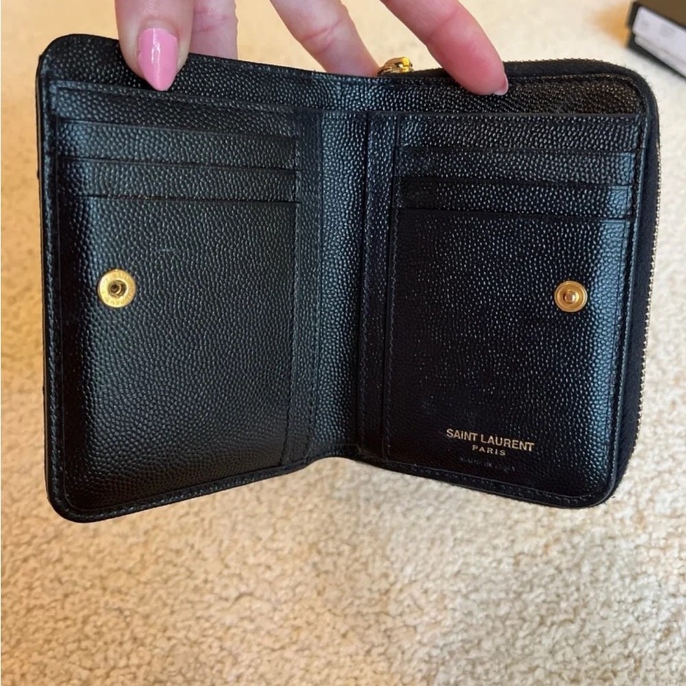 Authentic YSL Saint Laurent Quilted Black Wallet with Gold Monogram - Picture 4 of 8